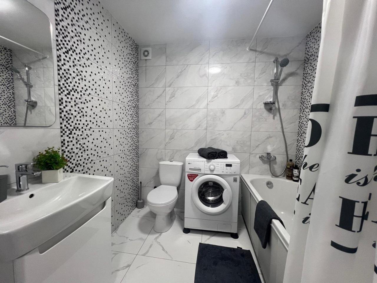 Апартаменти Apartment *